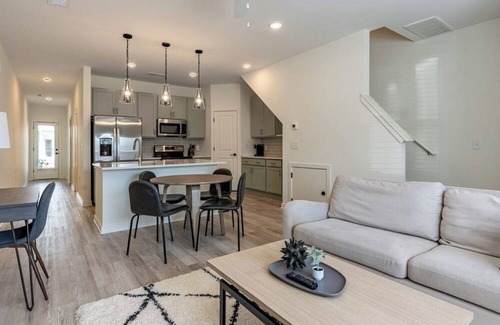 Wilmington Apartamento | Barsala l Brand-new 2BD just west of Wilmington