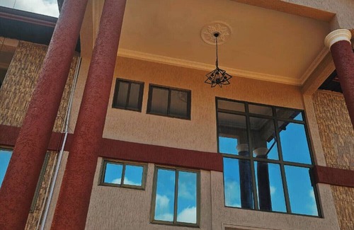 Kumasi Casa | Royal Renaissance... studio apartment...25 minutes drive away from the airport.