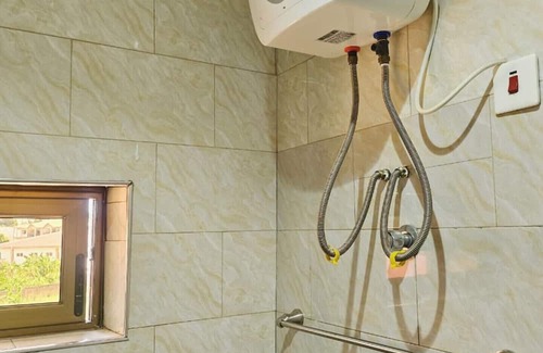 Kumasi Casa | Royal Renaissance... studio apartment...25 minutes drive away from the airport.