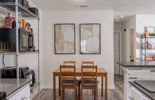 Franklin Park Casa | Spacious 1 Bd/1Br in Quiet Townhome near Downtown