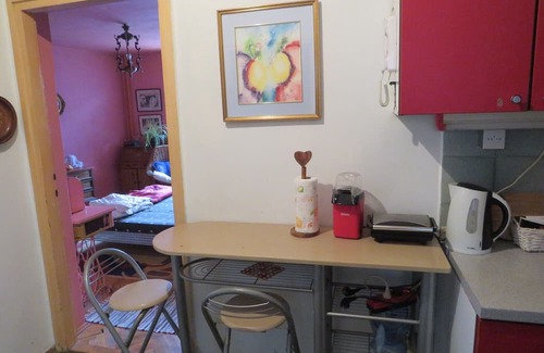 Sarajevo Apartamento | Tranquil 3-bedroom apartment with WiFi in strict center of Sarajevo