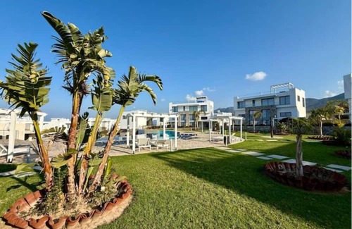 Bahceli Apartamento | 2BR apartment in green complex with pools, gym, spa