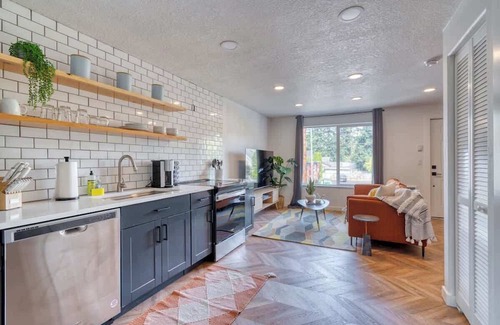 Woodstock Apartamento | The Perfect Retro Portland Retreat ~Vintage Shops