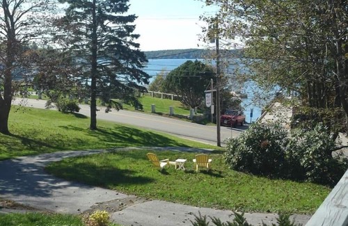 Boothbay Harbor Apartamento | Hove To - Upstairs - Close to Downtown Boothbay Harbor!