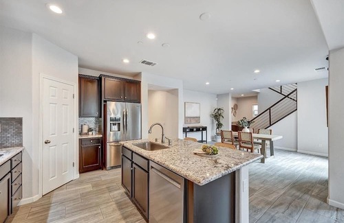 Santa Rosa Casa | Located just minutes from the Green Music Center, and close to renowned wineries