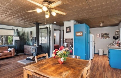 Pacific Beach Cabina | Charming 1-bedroom cabin in Pacific Beach