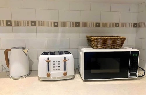 Fawkner Casa | Affordable 1BR in Fawkner 12 min Airport