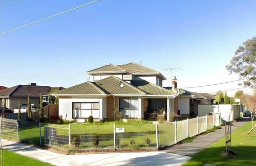 Fawkner Casa | Affordable 1BR in Fawkner 12 min Airport