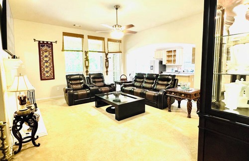 Mansfield Casa | Modern Comfort in the Heart of DFW - 3BR Home in Mansfield
