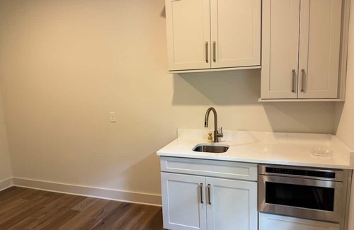 Forest Hills Casa | Spacious 5-bedroom house with a gourmet kitchen and AC in welcoming Nashville