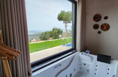 Sapanca Casa | 2+1 Wooden Villa for 5 People with Lake View - Heated Pool - Jacuzzi - Fireplace