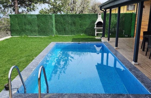 Sapanca Casa | 2+1 Wooden Villa for 5 People with Lake View - Heated Pool - Jacuzzi - Fireplace