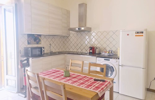 Gorla Apartamento | Quiet apartment 30 meters from the Red Metro, in a well-serviced area