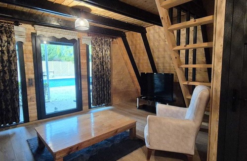 Muratpasa Casa | Charming bungalow with WiFi and AC in beautiful Antalya