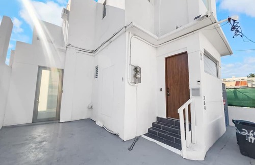 Santurce Villa | Casa Canova | Centric First Floor Apt @ San Juan