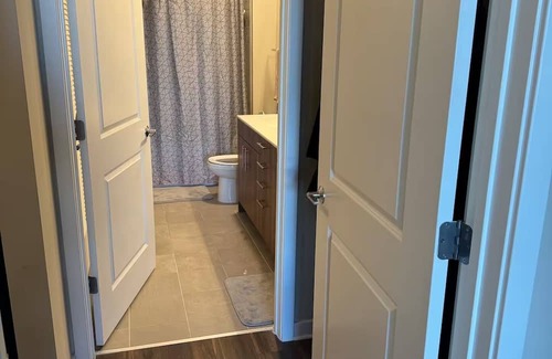 Jefferson Manor Condominio | NEW! Bright & Cozy Condo Just Minutes from DC & Airport