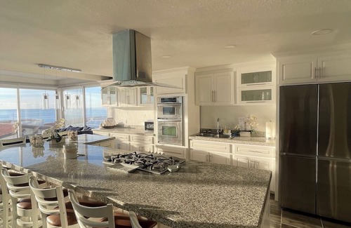 Playas De Tijuana Casa | Beautiful 4 story beach house with amazing rooftop located in Tijuana-Rosarito.