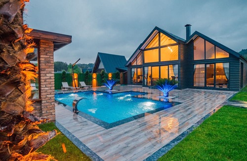Sapanca Casa | 3+1 Ultra Luxury - Private Pool-Conservative-Jacuzzi-Fireplace-Winter Garden