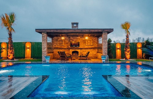 Sapanca Casa | 3+1 Ultra Luxury - Private Pool-Conservative-Jacuzzi-Fireplace-Winter Garden