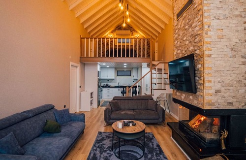 Sapanca Casa | 3+1 Ultra Luxury - Private Pool-Conservative-Jacuzzi-Fireplace-Winter Garden