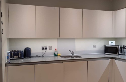 Brentwood Apartamento | Lovely One Bed Flat & Parking Heart of Brentwood, Close to Station & High Street
