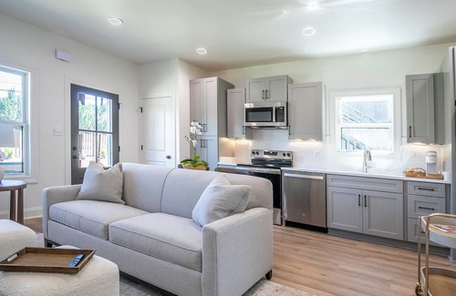 Oxford Condominio | Charming 1-bedroom condo in wonderful Oxford one mile from Ole Miss campus