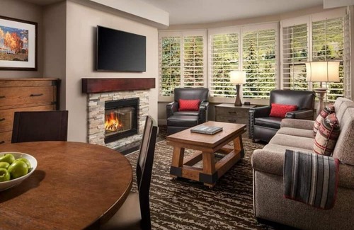 Highland Meadows Condominio | Enjoy a 3 Day Fall Weekend -2-bedroom condo at Marriott Resort in charming Vail