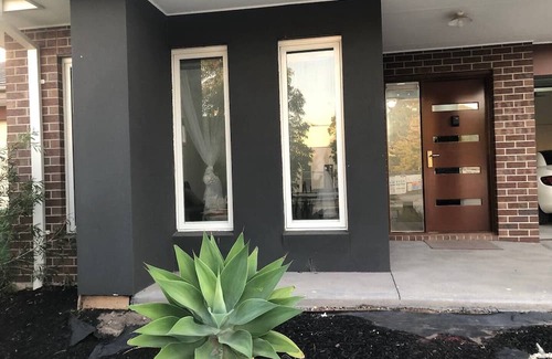 Pakenham Casa | 11 Serenity Home 4-bedroom house with WiFi and AC in delightful Pakenham