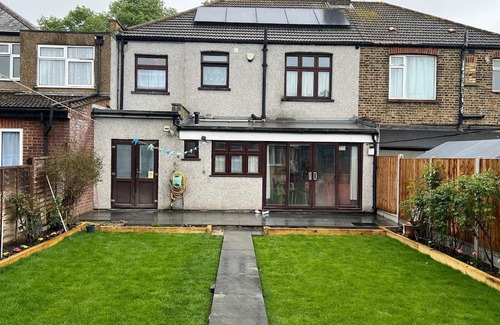 Mayfield Casa | Cosy Rooms within Family Home with shared facilities