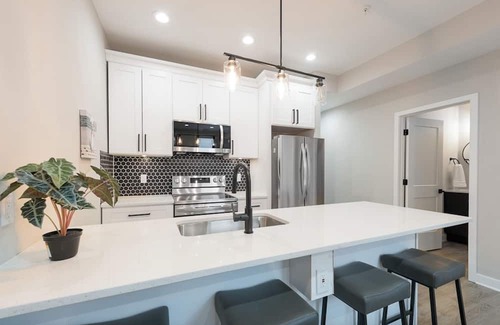 Southeast Apartamento | LUX Modern 2BR Apartment in DC