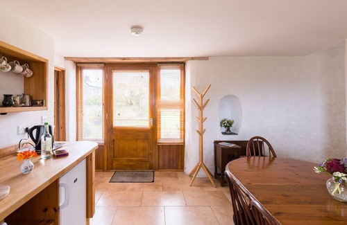 Goodwick Casa | Workshop Cottage - Three Bedroom House, Sleeps 6