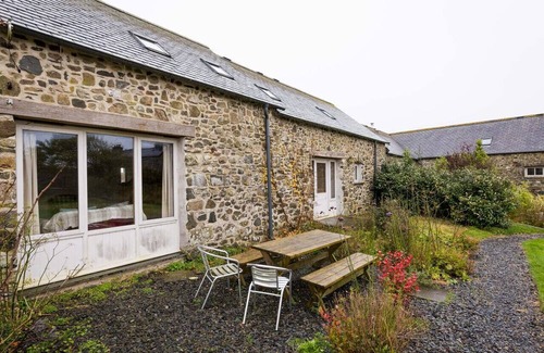 Goodwick Casa | Workshop Cottage - Three Bedroom House, Sleeps 6