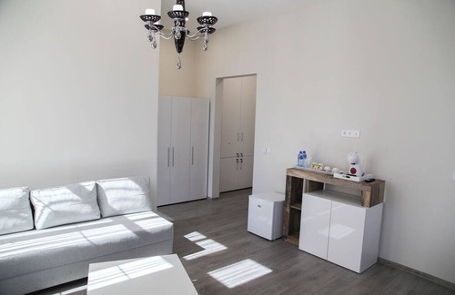 Slivek Apartamento | Hotel Corner House in lovely Lovech with WiFi, AC