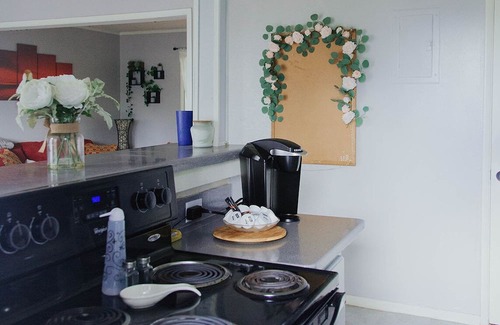Waimalu Casa | 3-bedroom townhome in delightful Aiea with AC, WiFi