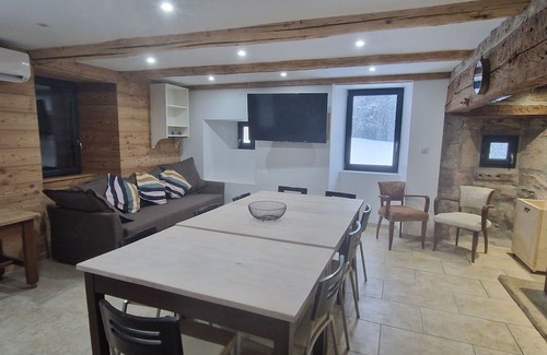 Saint-Symphorien-de-Mahun Casa | Domaine le Bouissou Du Mahun Gîtes for groups 15 to 40 people