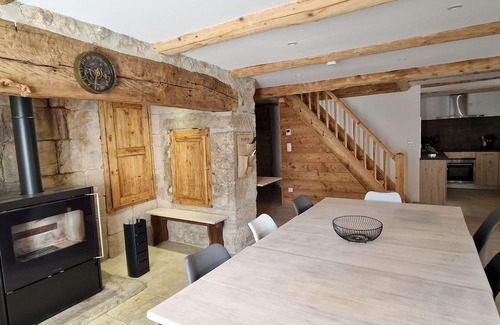 Saint-Symphorien-de-Mahun Casa | Domaine le Bouissou Du Mahun Gîtes for groups 15 to 40 people