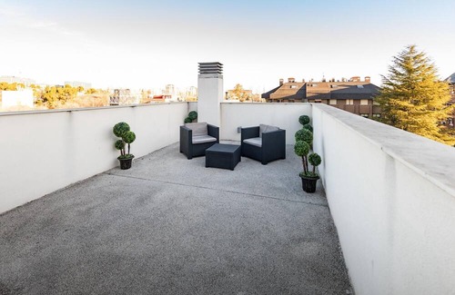 Concepcion Apartamento | Arturo Soria - Tríplex de 1 Dormitorio con terraza