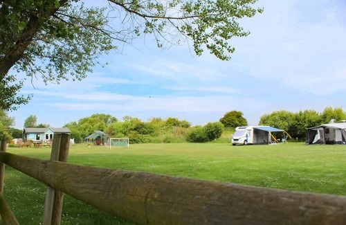 New Romney Casa | Introducing the Willerby Aurora, a 3-bedroom caravan designed with your comfort in mind.