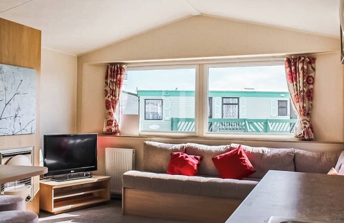 New Romney Casa | Introducing the Willerby Aurora, a 3-bedroom caravan designed with your comfort in mind.