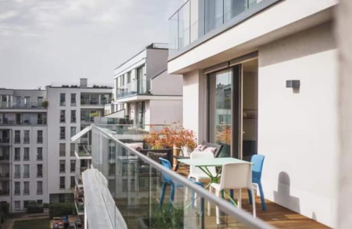 Mitte Apartamento | Experience Refined Living in a Fully Renovated Berlin-Mitte Residence