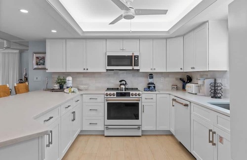 Sanibel Condominio | Corner Condo with 180° Gulf Views + Beach Access | Sundial R-206
