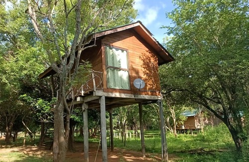 Sigiriya Complejo | Eco-friendly Eighth Wonder lodge bedroom resort with AC, Wi-Fi in Sigiriya
