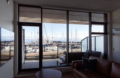 Regional District of Nanaimo Apartamento | Suite 103 – One-Bedroom Oceanview King Suite