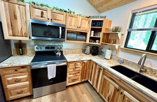 Three Rivers Casa | Magnificent view 2-bedroom house in charming Three Rivers with AC, WiFi