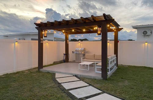 El Palmar Casa | 2-bedroom family-friendly house in Las Lajas-Chame with backyard and small pool.