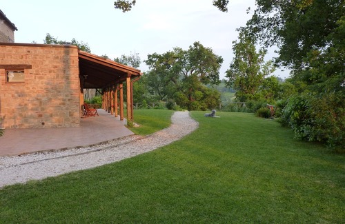 San Ginesio Apartamento | Spacious 2-bedroom apartment with wonderful views of the Sibillini Mountains