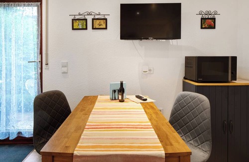 Ihringen Apartamento | Studio 'Gelis' with Mountain View, Private Terrace and Wi-Fi