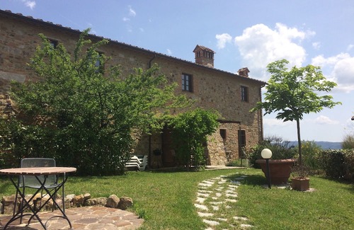 Gambassi Terme Apartamento | Exceptional Tuscany view! Air-conditioned beautiful restored farmhouse apartment