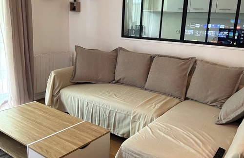 Mantes-la-Jolie Apartamento | Charming T2 on the edge of the Seine with terrace