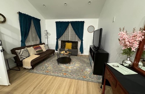 Hawthorne Casa | Newly built, stylish and spacious 3-bedroom getaway. Near SoFi Stadium & LAX.